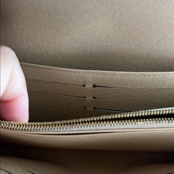 ‼️Authentic‼️LV Wallet - Picture 4 of 5